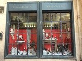 Les vitrines du caviste s'illuminent pour Noël à Montpellier