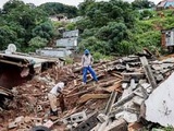 Afrique du Sud : Difficiles recherches de disparus après des inondations dévastatrices