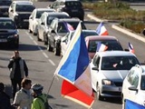 « Convoi de la liberté » : Qui sont les manifestants qui roulent avec « leur cocktail de désarroi et de colère » vers Paris