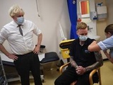 Coronavirus : l’Angleterre va instaurer l’obligation vaccinale pour les soignants au printemps