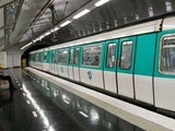 Crack à Paris : Une toxicomane jugée pour avoir poussé une jeune femme sur les rails du métro