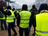 « Gilets jaunes » : Deux policiers menacés d’un avertissement pour les violences du Burger King à Paris