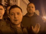 Guerre en Ukraine : « Nous sommes tous là »… Zelensky défie Moscou avec une vidéo filmée dans les rues de Kiev