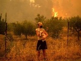 Incendies en Grèce : Un avion bombardier d'eau s'écrase en opération sans faire de victime