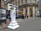 Paris : La préfecture de police teste de nouveaux panneaux d'information pendant les manifestations