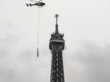 Paris : La tour Eiffel culmine à présent à 330 m de hauteur