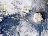 Tsunami aux îles Tonga après l'éruption du volcan, usa, Chili et Japon en alerte