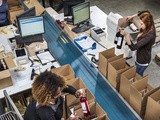 115 personnes recrutées par Dartess pour préparer les caisses de vins et de spiritueux, en cette fin d’année