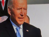 La présidente de Bourgogne-Franche-Comté offre du vin à Joe Biden