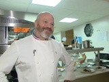 Philippe Etchebest revient sur sa première année au Quatrième Mur : « je voulais rendre la gastronomie accessible au plus grand nombre »