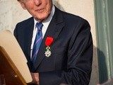 Robert g. Wilmers, le propriétaire d’Haut-Bailly, devient Officier dans l’Ordre National de la Légion d’Honneur