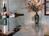 Commander du vin au restaurant : carte, sommelier et refus