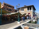 Les marchés du Rialto (Venise, Italie)