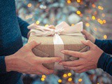Quels cadeaux offrir pour Noël ? iDealwine vous guide