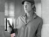 Brad Pitt dévoile son Champagne Rosé « Fleur de Miraval »