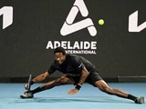 Adélaïde : Gaël Monfils remporte son premier titre depuis près de deux ans, de bon augure avant l’Open d’Australie