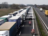 Allemagne : Les automobilistes contraints de créer une voie libre pour les secours en cas d'embouteillage