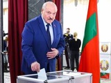 Biélorussie : Un référendum permet à Alexandre Loukachenko de renforcer ses pouvoirs
