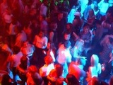 Bordeaux : 81 personnes positives au Covid après des soirées en discothèque, 2000 personnes contactées