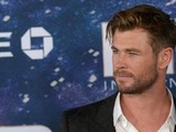Chris Hemsworth nu dans la neige pour la fin d’année… Jennifer Garner manque de faire brûler sa cuisine en préparant un bœuf bourguignon