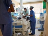 Coronavirus : Les hospitalisations en hausse de 25 % en trois semaines en France