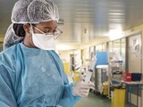 Coronavirus : Risque « élevé à très élevé » que le variant Omicron se répande en Europe, d’après l’Agence européenne de santé