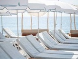 Côte d’Azur : En galère de transat ? Un site permet désormais de réserver sur les plages privées