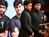 Deux frères indiens qui s'attaquent aux déchets lauréats du Prix de la Paix des Enfants 2021