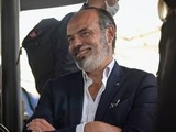 Edouard Philippe décoré par Emmanuel Macron au cours d’une cérémonie « chaleureuse » et politique