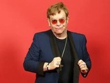 Elton John reporte d’un an et demi ses concerts à Paris car il doit se faire opérer
