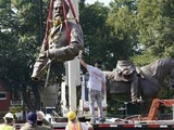 Etats-Unis : Une statue, symbole majeur du passé esclavagiste déboulonné en Virginie
