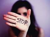 Grande-Bretagne : Le gouvernement s’excuse d’avoir « laissé tomber » des milliers de victimes de viol