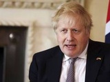 Guerre en Ukraine : Boris Johnson offre à l’Ukraine des blindés et des missiles antinavires
