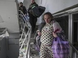 Guerre en Ukraine : Indignation internationale après une frappe contre une maternité et négociations avortées
