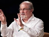 Guerre en Ukraine : Salman Rushdie, Margaret Atwood et 1.000 écrivains condamnent une « guerre insensée »