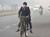Inde : Asphyxiée par un nuage de pollution, New Delhi ferme ses écoles et envisage un confinement