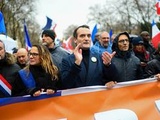 Manifestation anti-pass : Alors que l’afp porte plainte, Florian Philippot « condamne » l’agression des journalistes