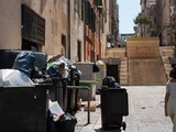 Marseille : Des bennes temporaires installées face à la grève du ramassage des poubelles dans la métropole