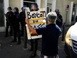 Marseille : Trois personnes interpellées et treize policiers blessés en marge de la manifestation contre le pass sanitaire