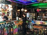 Nantes : Couvert de graffitis du sol au plafond, le premier « ruin bar » est ouvert