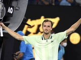 Open d’Australie : « Que ferait Novak ? »… Medvedev raconte sa remontada contre Auger-Aliassime