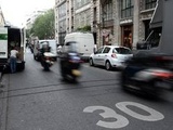 Paris limitée à 30 km/h : Un « cauchemar quotidien », pour les uns, une « mesure nécessaire » pour les autres