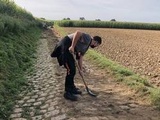 Paris-Roubaix : Pourquoi des lycéens sont chargés de retaper les pavés de l’enfer du Nord