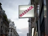Paris : Une association épingle 300 « salons de massage » pour prostitution