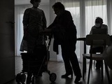 Personnes âgées : Face à la hausse des cas de maltraitance, des bénévoles à l’écoute « pour soulager » les souffrances