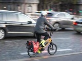 Plus touchés par la pollution à Paris, nos conseils aux piétons et cyclistes pour s’en prémunir