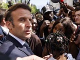 Présidentielle 2022 : Emmanuel Macron accueilli aux cris de « Saint-Denis en colère, y en a marre de la misère »