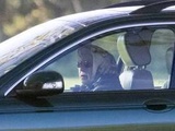 Royaume-Uni : La photo d’Elisabeth ii au volant de sa Jaguar rassure les Britanniques
