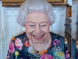 Royaume-Uni : La reine Elisabeth ii « en très bonne forme », affirme Boris Johnson