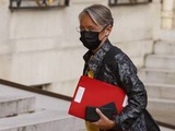 Salaires : Elisabeth Borne appelle à « revaloriser » les minima de branche inférieurs au Smic